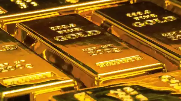 (Bloomberg) -- China is scrapping a long-standing gold tax incentive in a potential setback for consumers in one of the world's top bullion markets