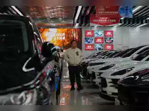 Chinese car makers to build cars in US