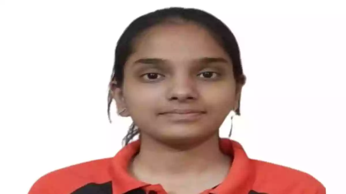 Geetali Gupta, a 17-year-old resident of Sri Ganganagar, Rajasthan, has secured All India Rank 1, scoring 112.75 out of 119. Geetali says that she never