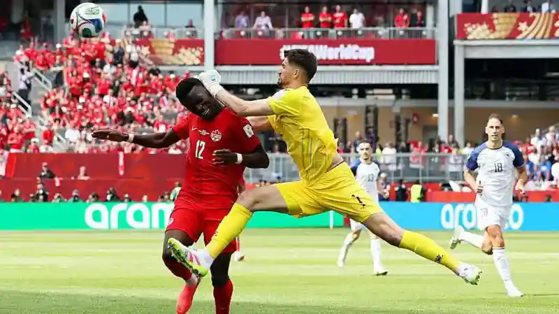Clear red' for Bosnia or 'wins the ball