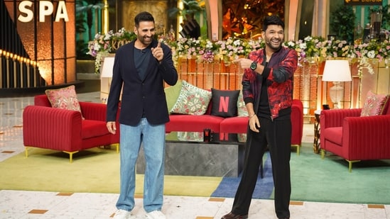 Comedian Kapil Sharma has been in the news in recent times due to the firing incident outside his cafe in Canada. Actor Akshay Kumar teased him about the incident when he joined him for an episode of The Great Indian Kapil Show, saying, “itni aamdani hai ke wahan goliyan chali (earning is so much money that shots were fired there).