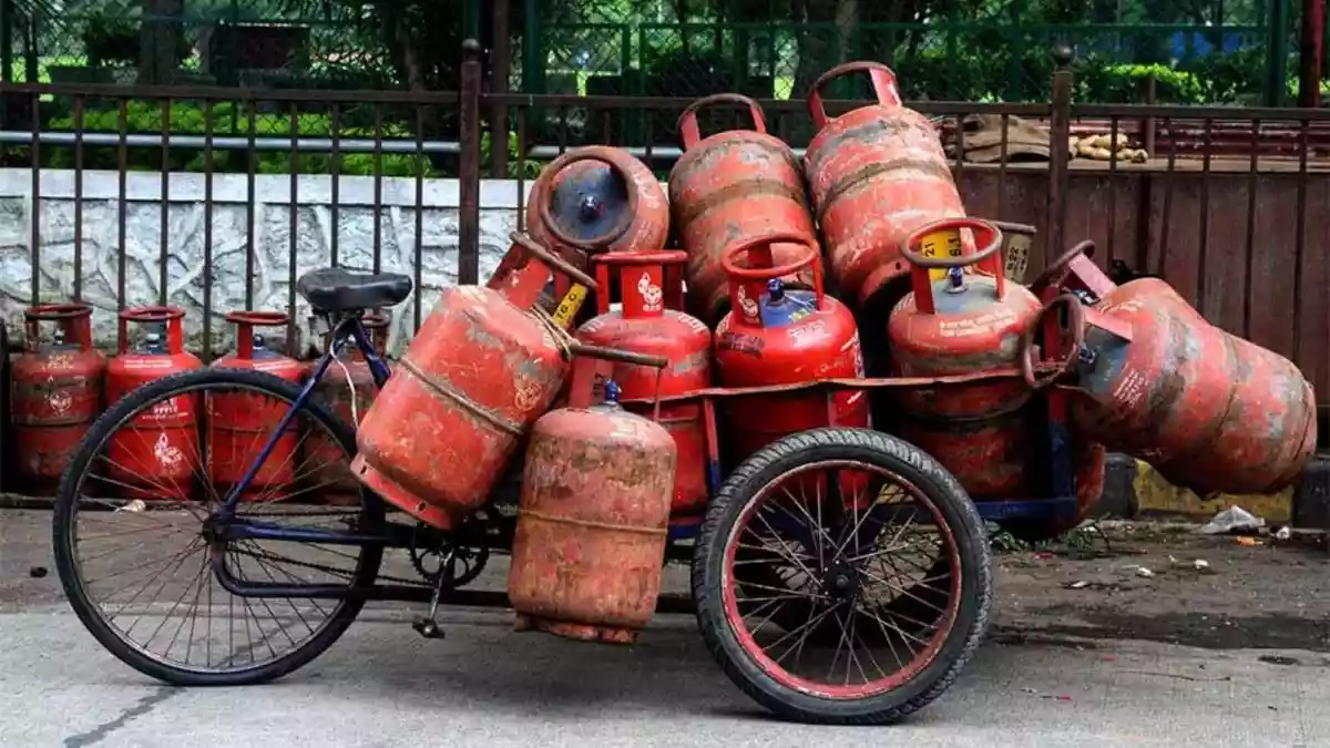 Commercial LPG Rates Rise For Second Straight Month Ahead Of Holi