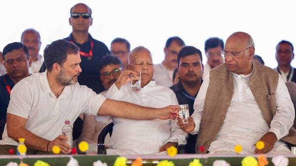 Congress leader Rahul Gandhi has earned a lot of praise from social media users for his “gentlemanly behaviour” for offering glasses of water to party president Mallikarjun Kharge and RJD chief Lalu Prasad, both several years his senior, in Bihar, on Sunday.
