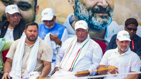 Congress President Mallikarjun Kharge made a big claim on Monday, suggesting that Prime Minister Narendra Modi's government will collapse within six months. “This double-engine government in Bihar will not be there in 6 months, new Govt will be of poor, Dalits, backwards,” Kharge said, addressing a public meeting at the culmination of the Voter Adhikar Yatra in Bihar on Monday.