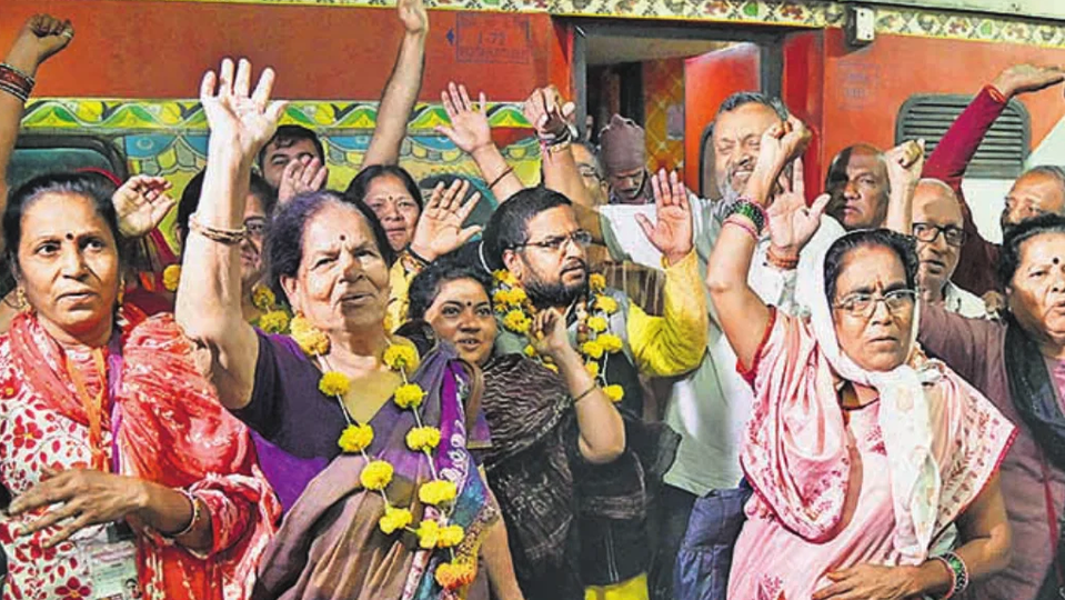 <h4>‘Could only think about how we were going to escape’: Nepal flood evacuees</h4><h4>Pilgrims, who traveled to Kathmandu for a