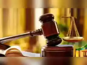 A Chitradurga court acquitted Murugha Mutt head Shivamurthy Muruga Sharanaru and two others in a sexual assault case involving two minor girls