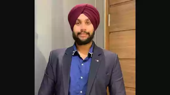 Success may look glamorous, but behind it lies a story filled with struggles and uncertainty. Just like the journey of this Delhi entrepreneur who recalled how