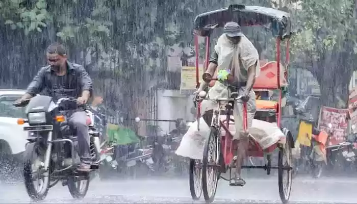 Cyclone Ditwah's aftermath: 70 km/h winds and rain batter Rameswaram & Tuticorin; Dhanushkodi evacuated. NDRF deployed across Delta districts ahead of heavy