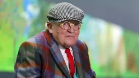 Artist David Hockney has described a plan to move the Bayeux Tapestry from France to the UK later this year as 