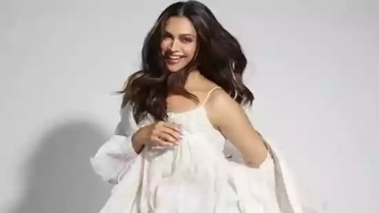 Deepika Padukone looks ‘young and fit’ in her holiday look