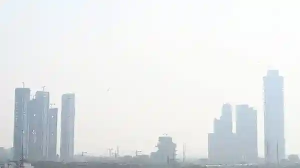Delhi could forecast its ‘very poor and above' air pollution days with over 80 per cent accuracy in winter months (October-February) in 2023-24 and 2024-25, according to a new independent study released by the Council on Energy, Environment and Water (CEEW).Delhi could forecast its ‘very poor and above' air pollution days with over 80 per cent accuracy in winter months (October-February) in 2023-24 and 2024-25, according to a new independent study released by the Council on Energy, Environment and Water (CEEW).The CEEW study, released on 8 October, finds that the city's Air Quality Early Warning System (AQEWS) could predict 83 out of 92 ‘very poor and above' episodes (AQI >300) in winter 2023-24 and 54 out of 58 such episodes in 2024-25. Accurate forecasts empower policymakers, authorities, and citizens to act early—on actions such as transport and construction restrictions, and school activities—and safeguard public health.The CEEW study, ‘How Well Can Delhi Predict Air Quality? Insights for India's Decision Support Systems' further finds that the system's ability to predict the most severe days (AQI >400) improved nearly five-fold in 2024–25, from only 1 of 15 days in 2023–24 to 5 of 14 days.