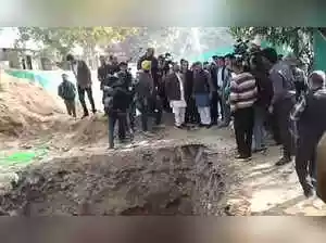 A court has ordered the Delhi Police to submit a detailed status report regarding an FIR filed after a 25-year-old bank employee died falling into an uncovered