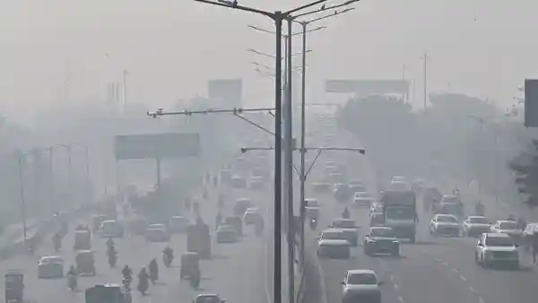 Delhi residents woke up to ‘severe' air quality on Sunday morning as toxic smog blanketed the capital city. The India Meteorological Department (IMD)