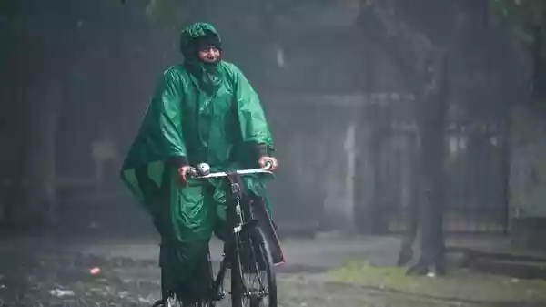Delhi on IMD's red alert for more rains after fresh morning showers