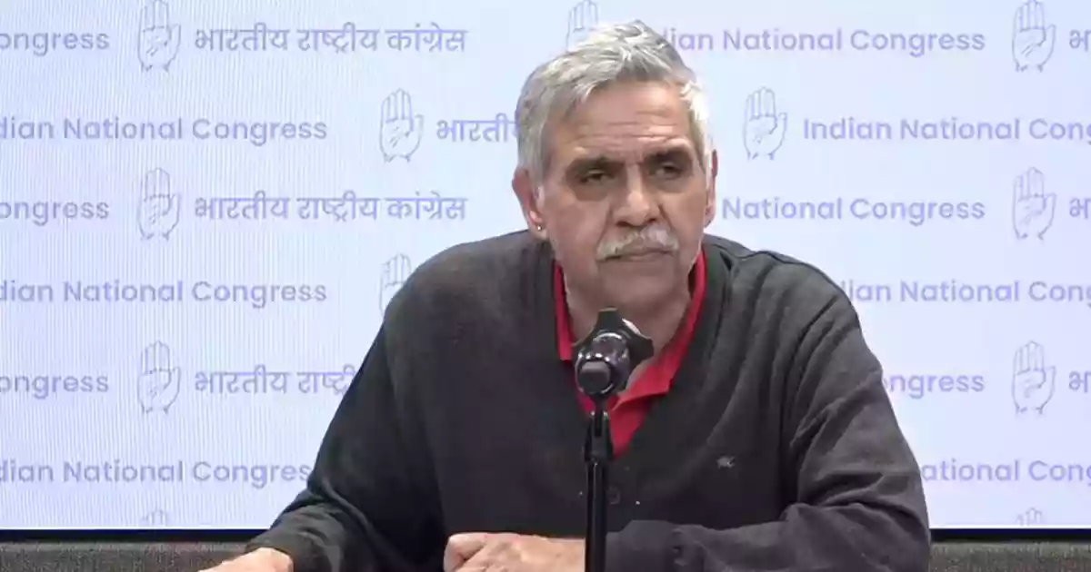 The Congress on Saturday said that Delhi's escalating air pollution was like “slow poison” and that the government must be held accountable on the