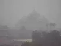 The sharp deterioration prompted the central government to invoke stricter anti-pollution measures under Stage III of the Graded Response Action Plan (GRAP)