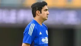 A powerful explosion ripped through a car near Gate No. 1 of Delhi's Red Fort Metro Station on Monday evening, killing 10 people and injuring many others