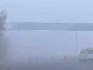 Dense fog continues to shroud the national capital, keeping air pollution in the very poor category for the third consecutive day and disrupting air traffic