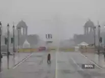 Delhi Weather Today: Delhi is experiencing a milder-than-expected winter this December, with minimum temperatures around 9°C and maximums near 24°C