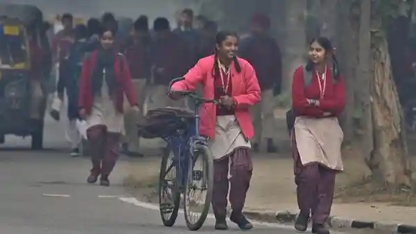 Delhi woke up to a chilly winter morning and shallow fog on Friday. The India Meteorological Department (IMD) has issued a yellow alert for a cold wave
