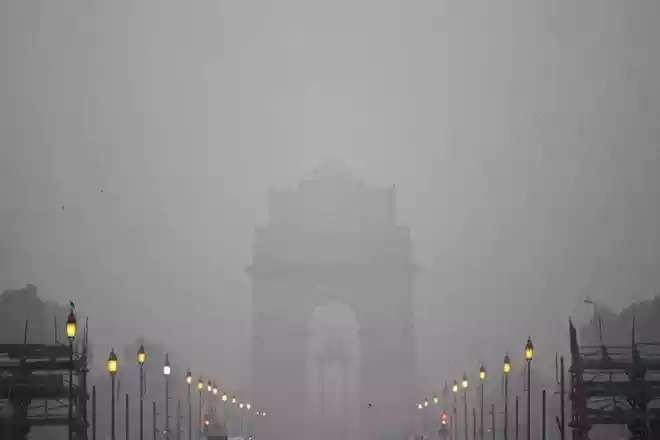 <strong>Delhi weather alert:</strong> The Indira Gandhi International (IGI) Airport issued a passenger advisory, confirming that Low Visibility