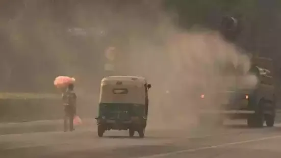 As Delhi continues to reel from worsening air pollution, Gupta has now advised private institutions to prioritise work-from-home. This comes after AQI levels