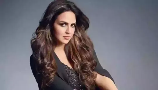 Mumbai: Refuting the various reports of veteran actor Dharmendra's demise, actress Esha Deol has shared the health update of her father