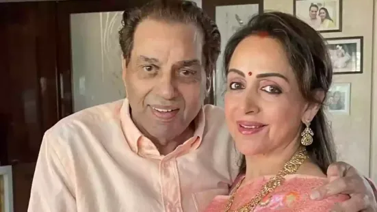 Veteran actor Dharmendra, who got discharged from the hospital recently, is now recovering at home. On Saturday, a new report by Bollywood Hungama claimed that