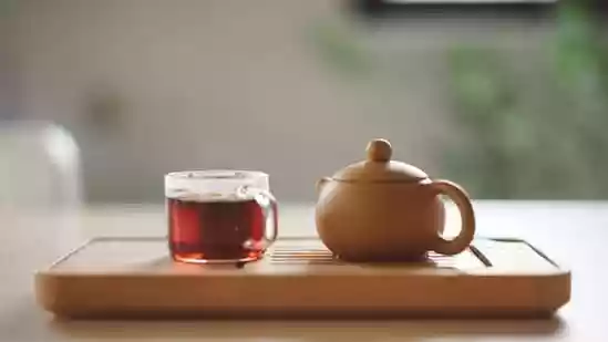 <h4>Dietitian breaks down the difference between morning and evening tea, and how each affects your overall health and sleep</h4><h4>From