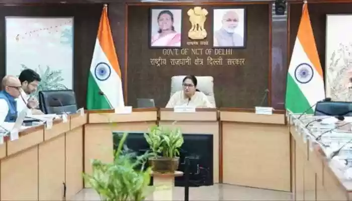 Delhi CM Rekha Gupta chaired the 35th DUSIB meeting, clearing housing for 717 slum dwellers in Savda-Ghevra and launching dedicated rest hubs for gig workers