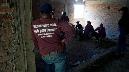 Dismembered human remains found last week in an abandoned house in Mexico's violence-wracked Guanajuato state belong to a total of 32 victims, prosecutors said Monday. The state prosecutor's office said 15 people had been positively identified so far from the remains, which were discovered during a search for missing people in the city of Irapuato.