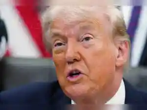 President Donald Trump has again criticized Pope Leo XIV. Trump claims the pontiff aids Iran and endangers people with his views on immigrants
