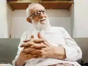 Dr G G Parikh, a socialist leader and freedom fighter, passed away in Mumbai. He was 101 years old. Parikh founded the Yusuf Meherally Centre. He participated in the freedom struggle and other movements. His body will be kept for homage on Thursday. It will then be donated to J J Hospital.
