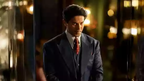 Dulquer Salmaan, who has been a part of the Indian entertainment industry for over a decade now, has revealed that he once had to fake stardom to get a chair