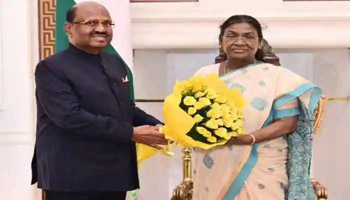 Durgapur Gangrape: West Bengal Governor C.V. Ananda Bose criticised the state's 'soft state' law and order situation, slamming police incompetence in the case of the Dalit medical student assault. West Bengal Governor C.V. Ananda Bose on Wednesday put up a detailed report before President Droupadi Murmu and the Union Ministry of Home Affairs (MHA) regarding the alleged gangrape of a Dalit medical student in West Burdwan district's Durgapur town.Durgapur Gangrape: West Bengal Governor C.V. Ananda Bose criticised the state's 'soft state' law and order situation, slamming police incompetence in the case of the Dalit medical student assault.West Bengal Governor C.V. Ananda Bose on Wednesday put up a detailed report before President Droupadi Murmu and the Union Ministry of Home Affairs (MHA) regarding the alleged gangrape of a Dalit medical student in West Burdwan district's Durgapur town.A Raj Bhavan source corroborated that the submission by the Governor consists of observations made during his Durgapur visit last week, as well as information from his meetings with the victim's family. The precise contents of the top-level report are not available.