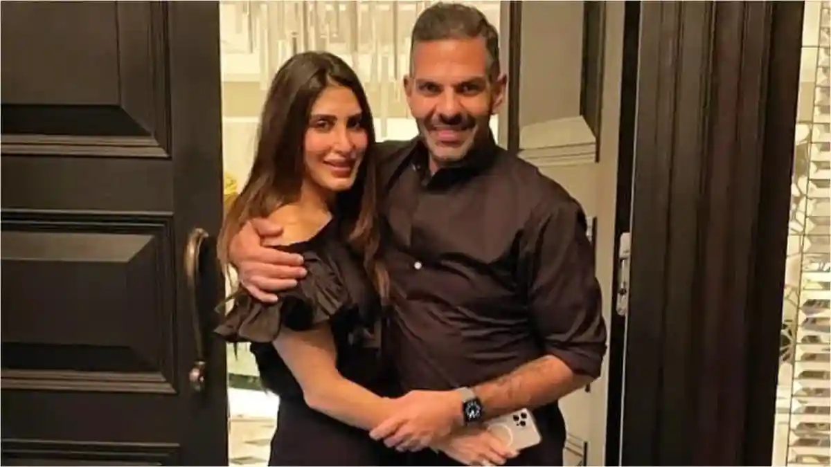 During the legal proceedings over businessman Sunjay Kapur's Rs 30,000 crore inheritance in the Delhi High Court on Friday, senior advocate Mahesh Jethmalani, appearing for actor Karisma Kapoor's children, compared Priya Sachdev Kapur, Sunjay's widow, to the evil stepmother from the classic children's fairytale Cinderella, known for her cruel and manipulative nature.During the legal proceedings over businessman Sunjay Kapur's Rs 30,000 crore inheritance in the Delhi High Court on Friday, senior advocate Mahesh Jethmalani, appearing for actor Karisma Kapoor's children, compared Priya Sachdev Kapur, Sunjay's widow, to the evil stepmother from the classic children's fairytale Cinderella, known for her cruel and manipulative nature.“This is a Cinderella stepmother,