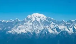 Eighteen soldiers against 7,042 meters of frozen hell: The Tricolor now flies where no flag has ever flown before. Mount Kangto, the unconquerable