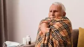 <h4>Why do older adults need shawl more often? Geriatrician explains why they feel cold always and when to worry</h4><h4>Seniors are likely