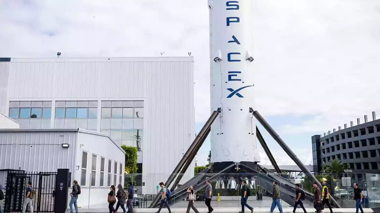 Elon Musk's SpaceX raises $75bn ahead of world's biggest stock market launch