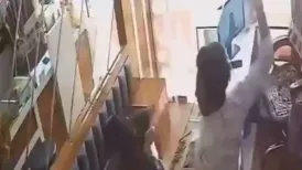 In a dramatic robbery bid in Gujarat's Ahmedabad, a woman threw chilli powder at the shopkeeper of a jewellery store to carry out the heist. However