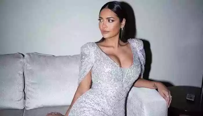 Esha Gupta back to India from UAE