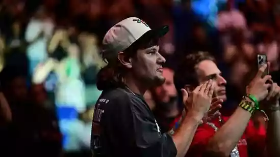 ESPN's College GameDay traveled to Tuscaloosa, Alabama, to witness the Alabama Crimson Tide compete against Vanderbilt in a Top 25 SEC matchup. Tuscaloosa was a strange choice to begin with, since Miami vs. Florida State looked like a much better fit for the spectacle. The cast picked Theo Von as their guest picker, which was less popular than the location.