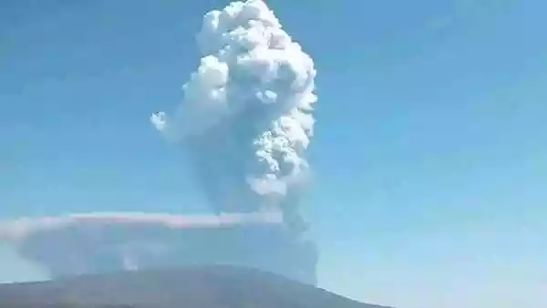 With the ash clouds from Ethiopia's Hayli Gubbi Volcano reaching Delhi NCR, residents are worried about its health effects given the fact that the national