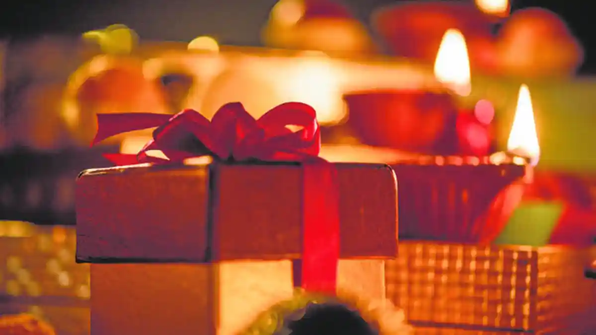 Even as the government is encouraging the people to celebrate the ‘GST bachat utsav' in light of the cut in rates of the Goods and Services Tax, it has also instructed all Ministries, Departments and other bodies of the Government of India to desist from incurring any expenditure on gifts for Deepavali and other festivals.