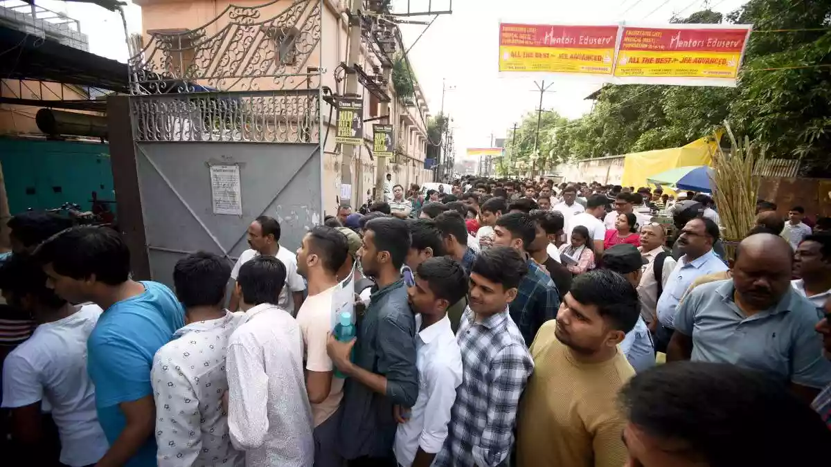 Every year, JEE Advanced raises questions beyond the results. In 2025, 54,378 students cleared JEE Advanced, but with only 18,160 seats, nearly 36,000 found themselves stranded despite “success.” The cut-off is set through subject-wise and aggregate marks, followed by an all-India ranking. Yet the difference between an 18,000th and a 30,000th rank holder may come down to a handful of marks, underlining just how razor-thin the margins are.