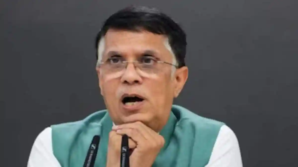 Congress leader Pawan Khera on Friday questioned party MP Shashi Tharoor for accepting an invitation to the President's banquet held in honour of Russian