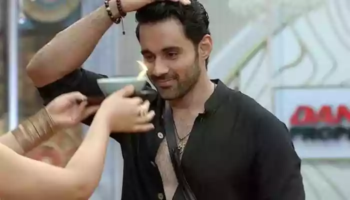 Evicted Contestant Abhishek Bajaj On Age-Shaming Kunickaa