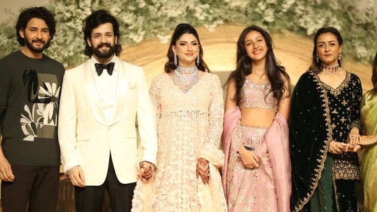 Fans reacted to Mahesh Babu's outfit at Akhil Akkineni and Zainab Ravdjee's wedding reception, with comments on his casual style. Akhil Akkineni tied the knot with Zainab Ravdjee in an intimate ceremony held in Hyderabad on Friday. The wedding was followed by a star-studded reception hosted by the Akkineni family, which was attended by some of the biggest names from the South Indian film industry. Actor Mahesh Babu also graced the occasion along with his wife, Namrata Shirodkar, and daughter, Sitara Ghattamaneni. However, what piqued everyone's interest was Mahesh Babu's unique choice of outfit. (Also read: Akhil Akkineni and Zainab Ravdjee's reception: Ram Charan, Mahesh Babu, Yash and others attend event. See pics)