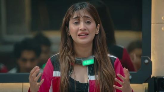 <h4>Farah Khan slammed for suggesting Shivangi Joshi shared childhood abuse secret on Lock Upp for sympathy: 'Pathetic'</h4> <h4>The internet