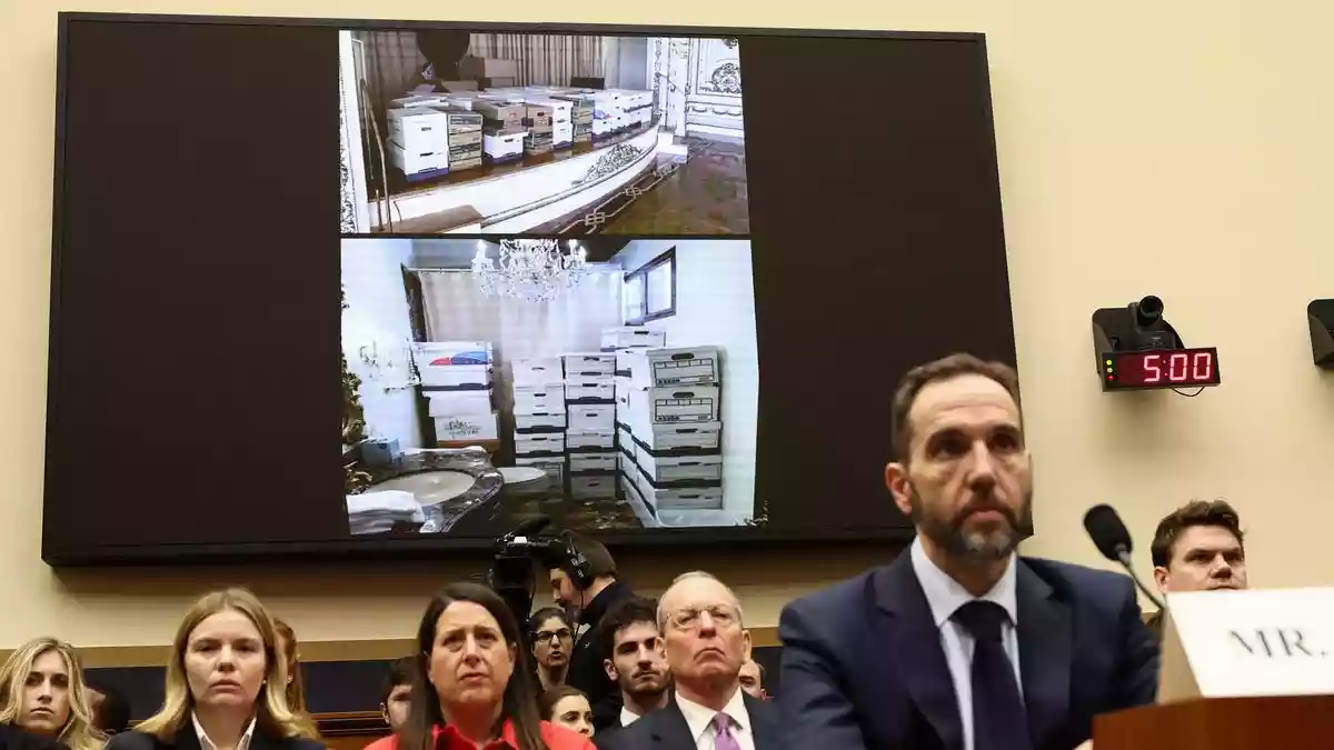 The FBI has fired additional agents who worked on an investigation into U.S. President Donald Trump, this time terminating employees who participated in the